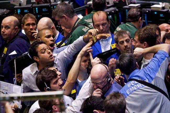 Oil Rises To $100 In New York As Libya Revolt Threatens Exports