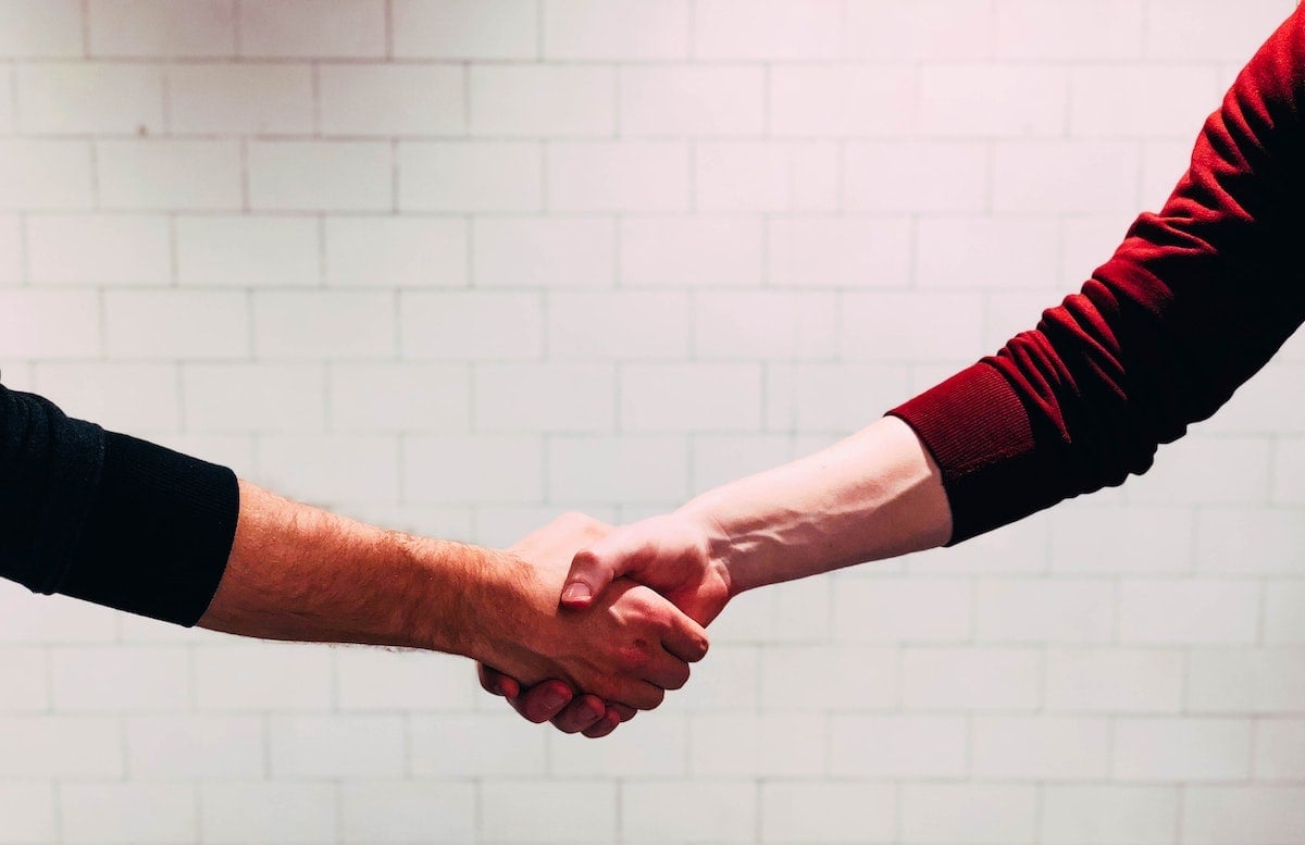 6-step Guide on How To Become a Real Estate Agent (for Investors)