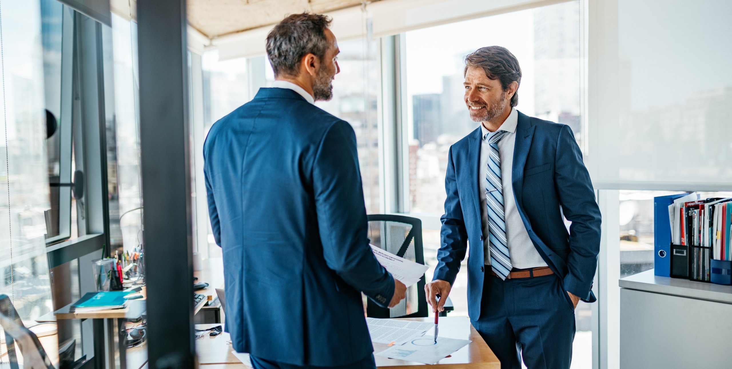 investors shaking hands