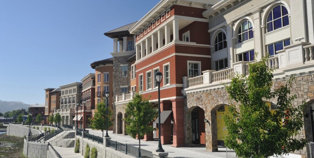 Why is the Delinquency Rate For Commercial Real Estate Surging?