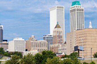 Top 5 Profitable Short-Term Rental Markets In 2025 (And How to Finance Them)